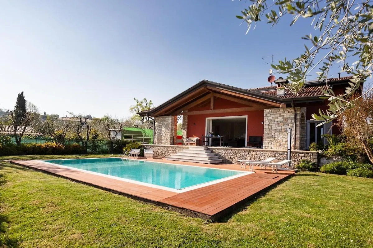 Luxury Villa On Garda Lake Soiano Del Lago